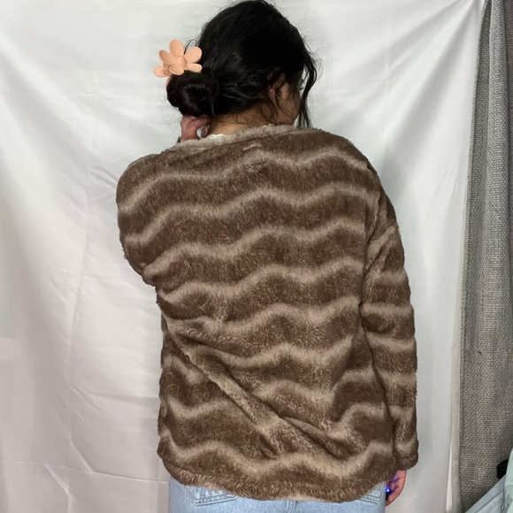Dylan Tan‎ Chevron stripe vintage drop shoulder pullover size S (faux fur) - Picture 10 of 13